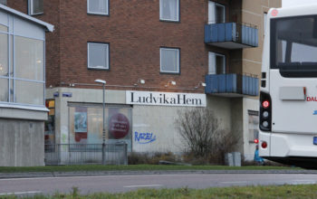 Ludvikahem kan vara på väg att genomföra en stor fastighetsaffär. Hyresgästföreningen oroas över en eventuell försäljning och kommer i så fall att protestera mot den.