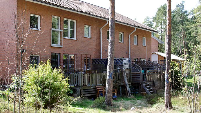 Hyresgäster tvingas riva uteplatser hem & hyra