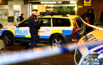 Polisutryckning efter skottlossning i Biskopsgården 2013.