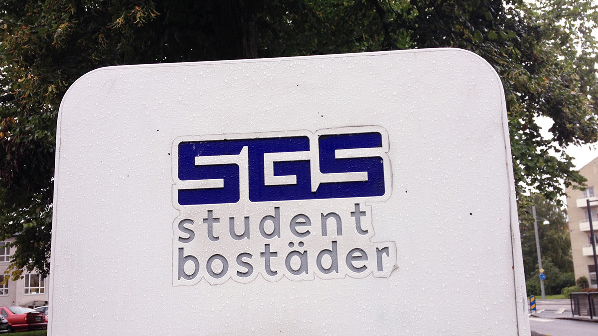 Skylt med SGS logotyp