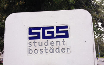 Skylt med SGS logotyp