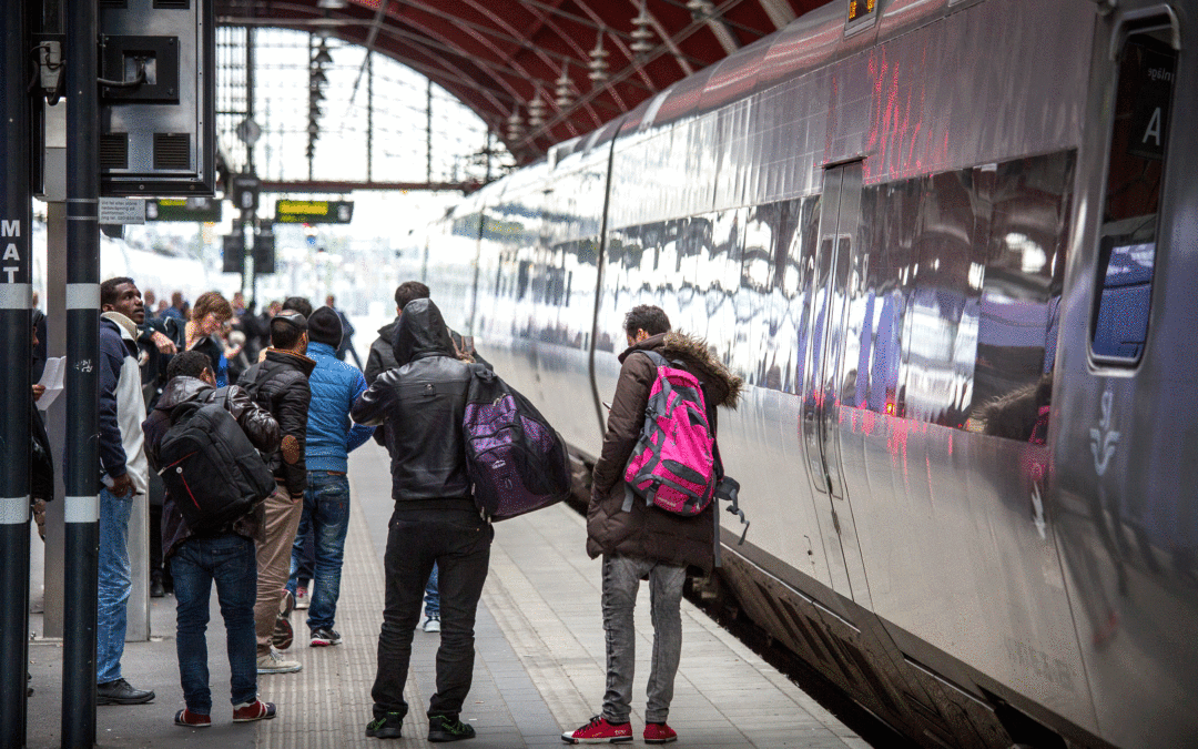 Hyresgästen hämtade nyanlända på Malmö C och lät dem bo tillfälligt hos honom. Hyresvärden menade att det handlade om otillåten andrahandsuthyrning och sade upp honom.