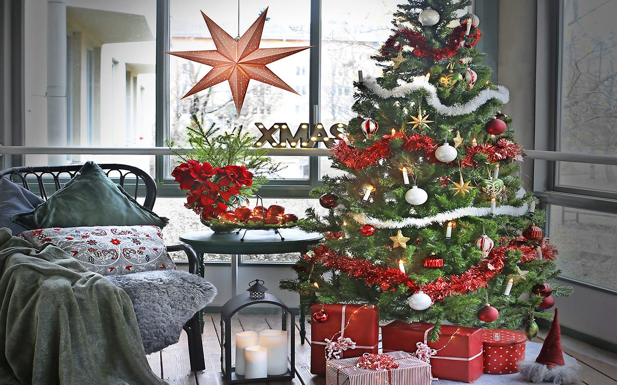 Gör din inglasade balkong julfin Hem & Hyra