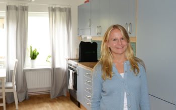 Madelen Malm visade sin nya lägenhet när ungdomshuset invigdes.