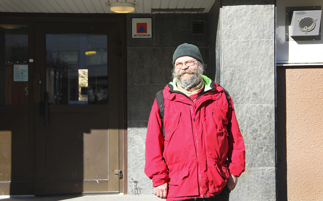 Johan Nilsson framför sin port.