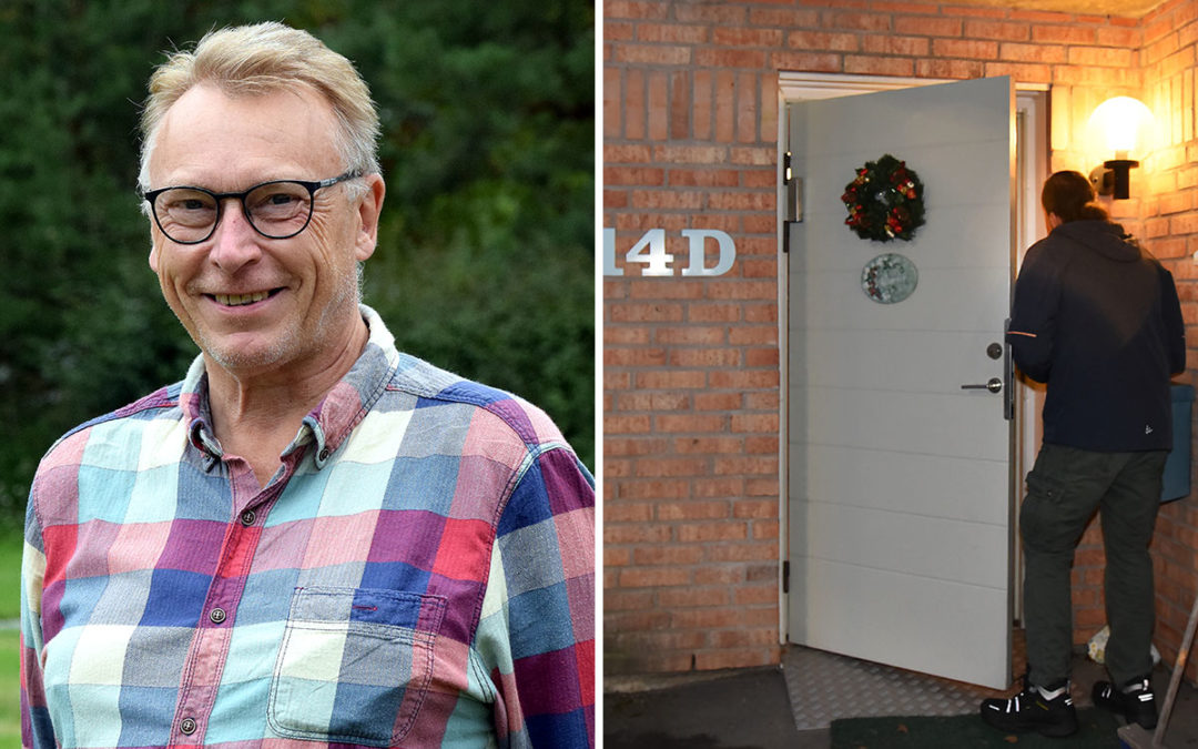 Anders Sjöberg, värvare på Hyresgästföreningen. Medlemsrekryterare utanför dörr.