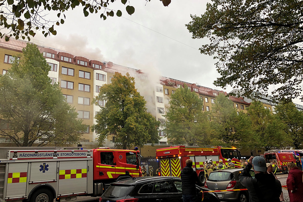 Först efter ett dygn kunde räddningstjänsten avsluta sin insats på Övre Husargatan efter tisdagens explosion och storbrand. Huset ligger ett stenkast från Linnéplatsen och Slottsskogen.