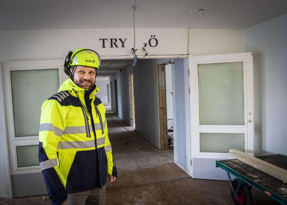 Tomas Reuterberg på Bankeberg som byggs om till lägenheter.