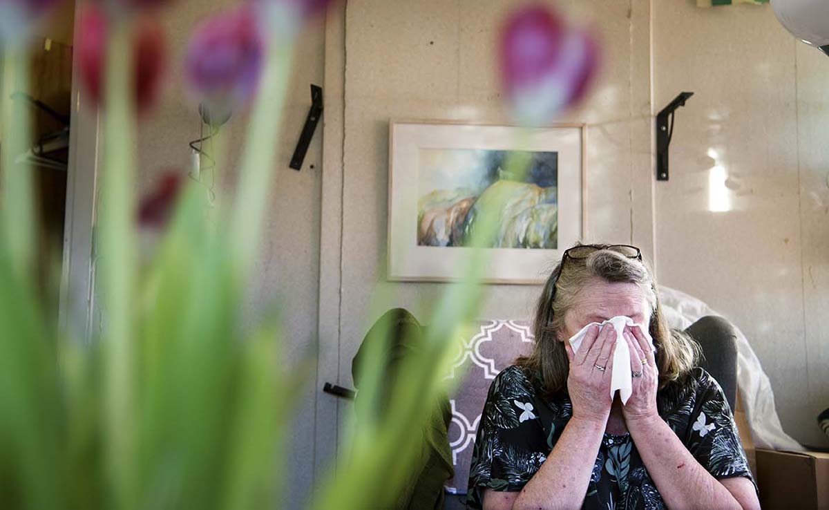 Anneli flyttade in i lägenheten för 30 år sedan. Hon saknar att få frisk luft annat än från vardagsrumsfönstret.