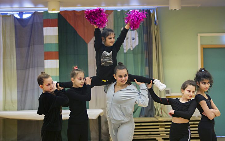 Cheerleading är en av aktiviteterna som erbjuds på Lövgärdesskolan efter lektionstid inom Skola som arena.