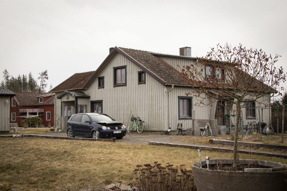 Huset som Malin Falkeby och hennes familj hyr ligger utanför Grästorp.