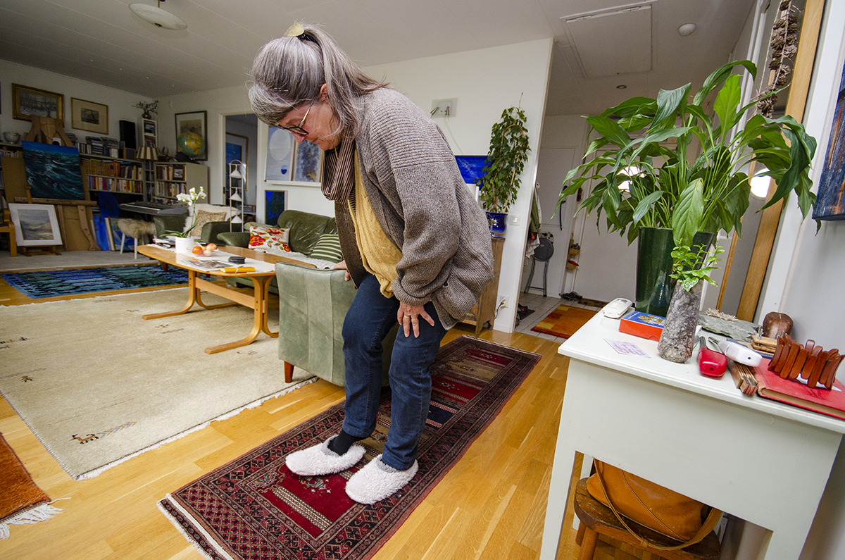 Tofflor och tjocktröja är ett måste när vintern närmar sig. Att ha på golvvärmen som en tidigare hyresgäst satt in är inte att tänka på. ”Jag är helt beredd på att frysa lite i vinter.”