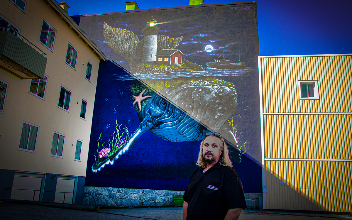 Bovärden Jörgen Karlsson kom med idén att göra något av de tråkiga väggarna i Strömstad. Idag är han nöjd med resultatet.