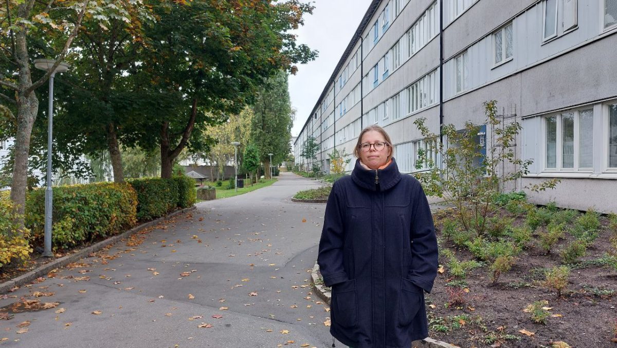 Maja Fjällbäck är hyresgäst hos Stena Fastigheter, en av värdarna som vill höja hyrorna med 9,73 procent. ”Nu har de en förevändning att safta på. Vi måste stoppa dem”, sa hon när Hem & Hyra nyligen intervjuade henne inför hyresförhandlingarna.