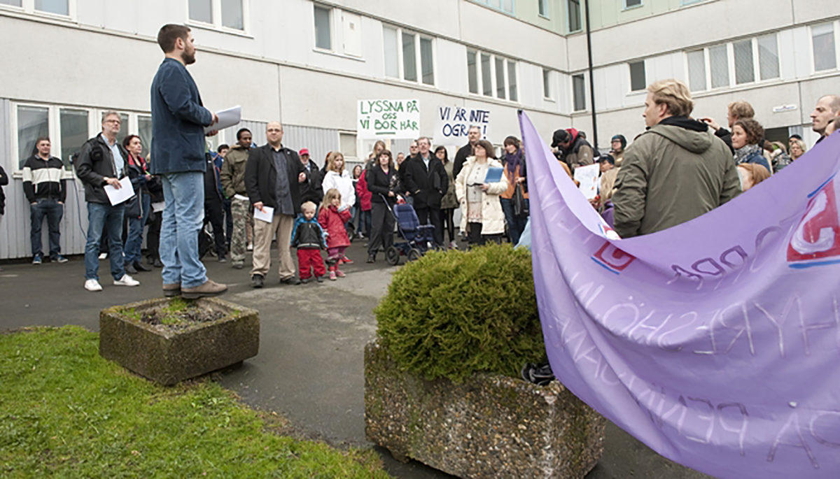 Mattias Axelsson Pennygångens Framtid talar på en manifestation i maj 2012 