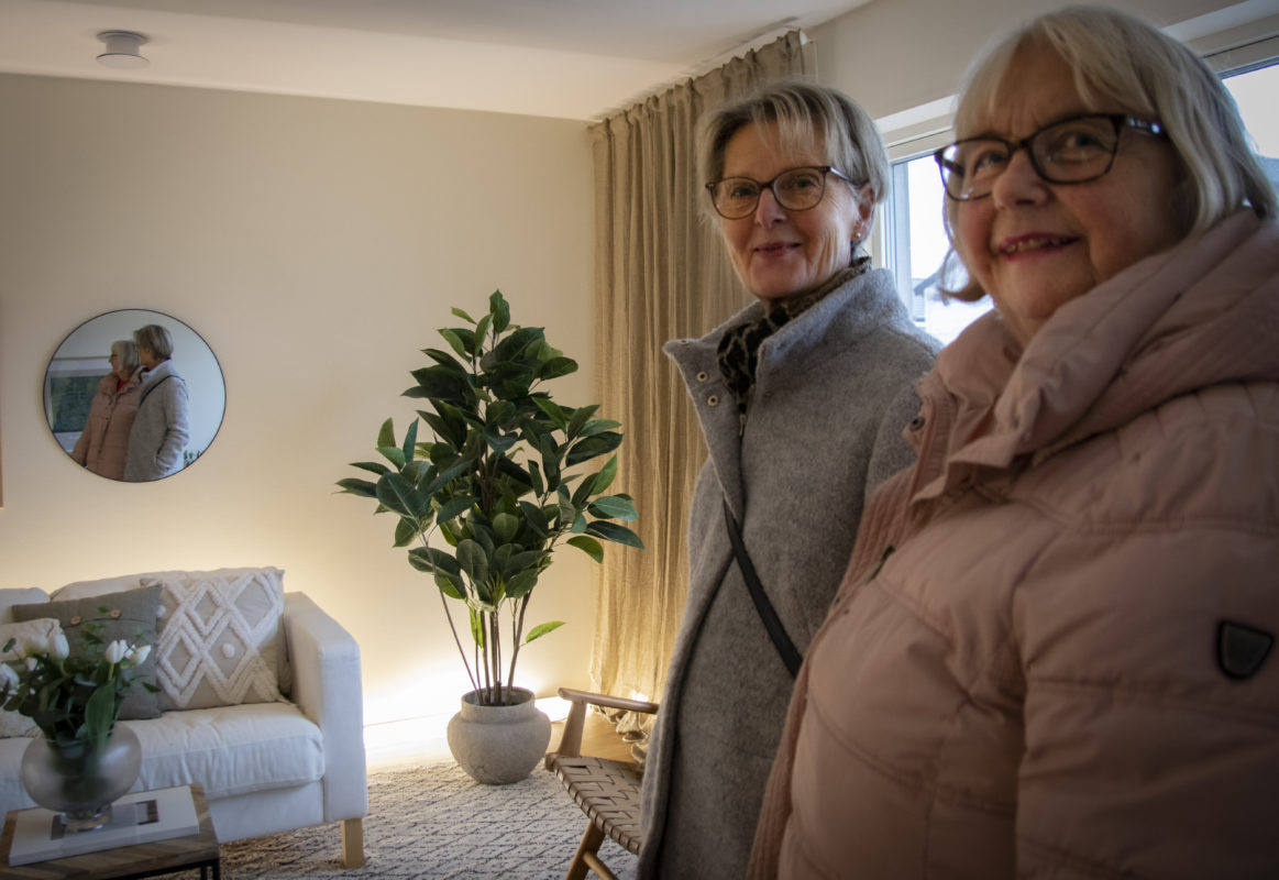 Väninnorna Karin Lundquist och Ingrid Skenhall hade gjort sällskap till lägenhetsvisningen. Promenadavstånd till Melleruds centrum var det som lockade dem mest. 