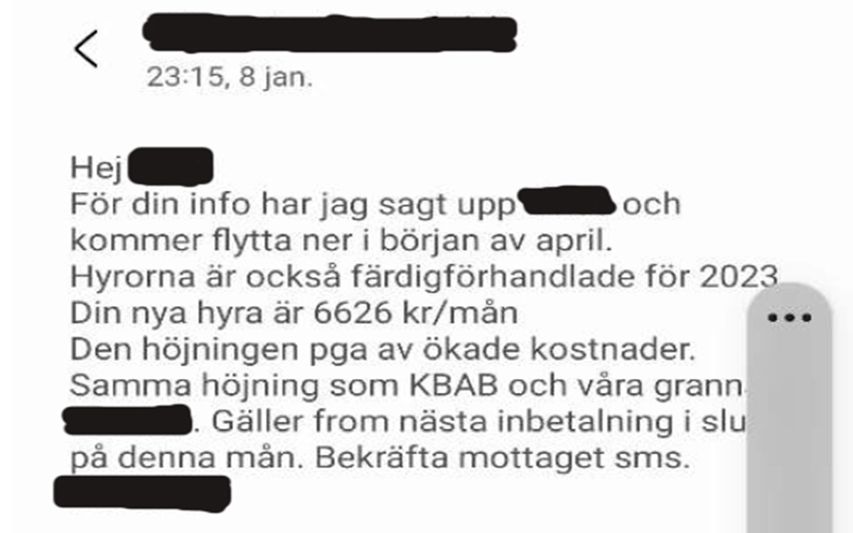 Ett sms där delar av texten är överstruken.