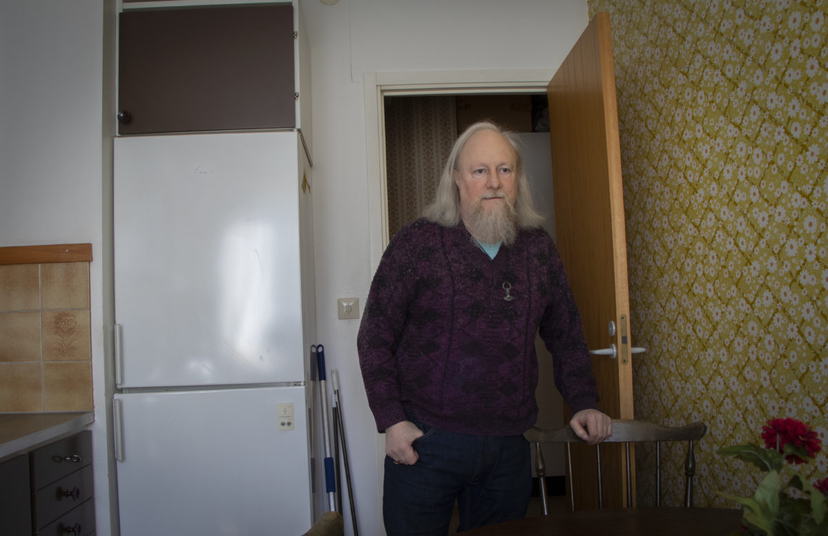När Bengt Arvidsson skrev på kontraktet för sin hyrestvå år 1989 låg hyran på 1833 kronor i månaden. "Nu betalar jag drygt 5000", säger Bengt. 