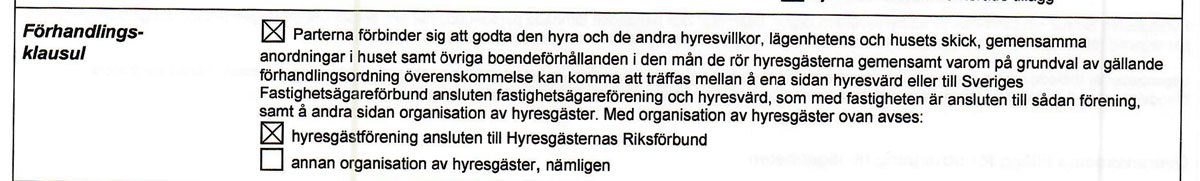 En del av ett hyreskontrakt för en bostadslägenhet, som avhandlar förhandlingsklausulen.