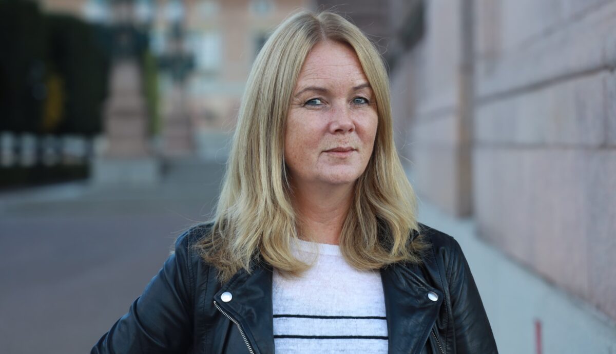 Jennie Nilsson, bostadspolitisk talesperson för Socialdemokraterna, anser att både hyresgäster och BRF:er behöver hjälp.