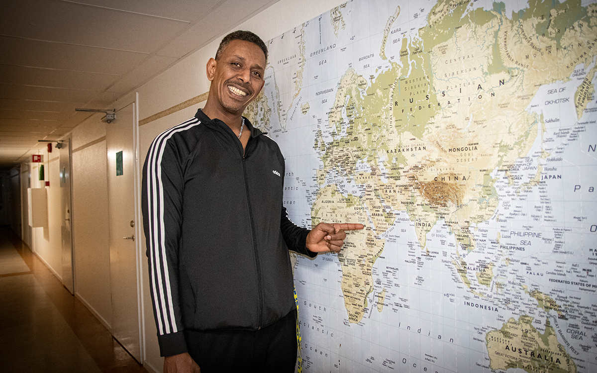 Volontären Dawed Golbob kommer ursprungligen från gränslandet mellan Eritrea och Etiopen. "Det jag saknar mest är själva platsen. Dofterna, växterna, vyerna, ljuset", säger han. 