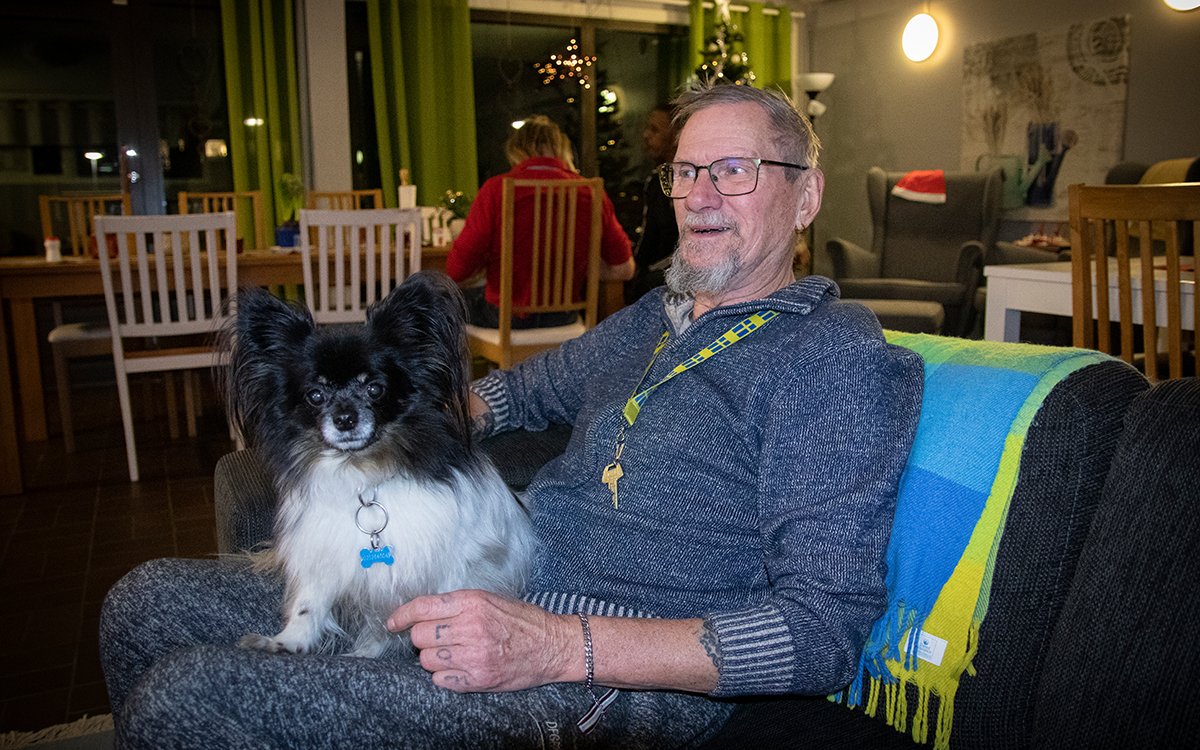 Jan-Olof Johansson är volontär på härbärget Sonrise i Vänersborg. "Det här har blivit som ett andra hem för mig", säger han.