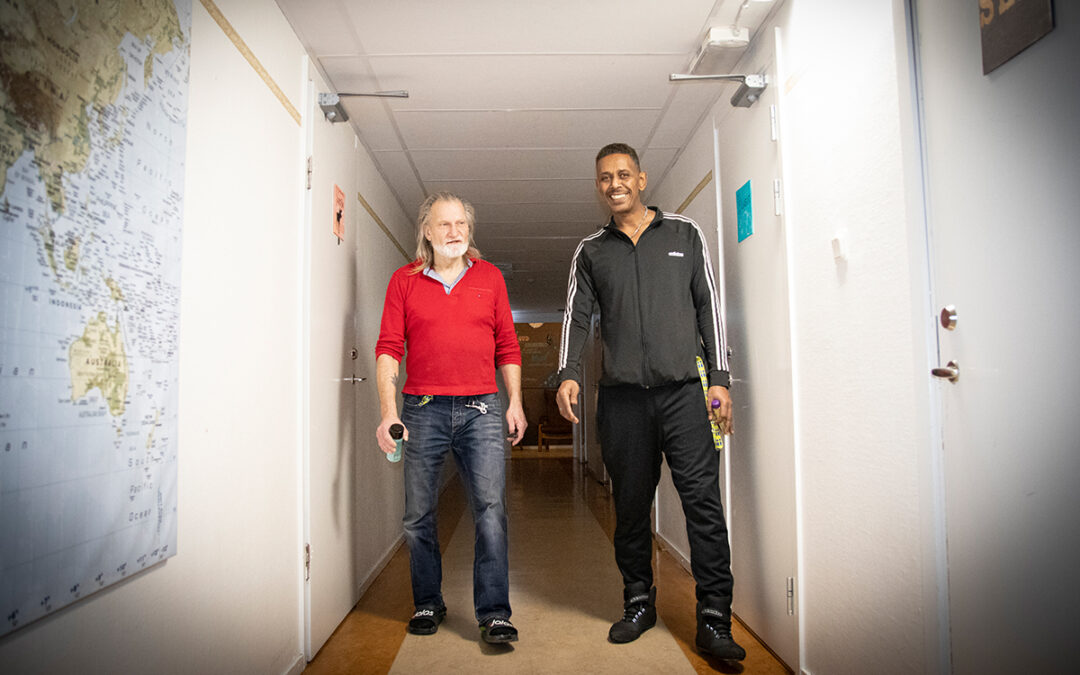 Jarmo Rantala och Dawed Golbob har själva varit hemlösa. Nu hjälper andra, i samma situation, på Sonrise Center Akutboende i Vänersborg.
