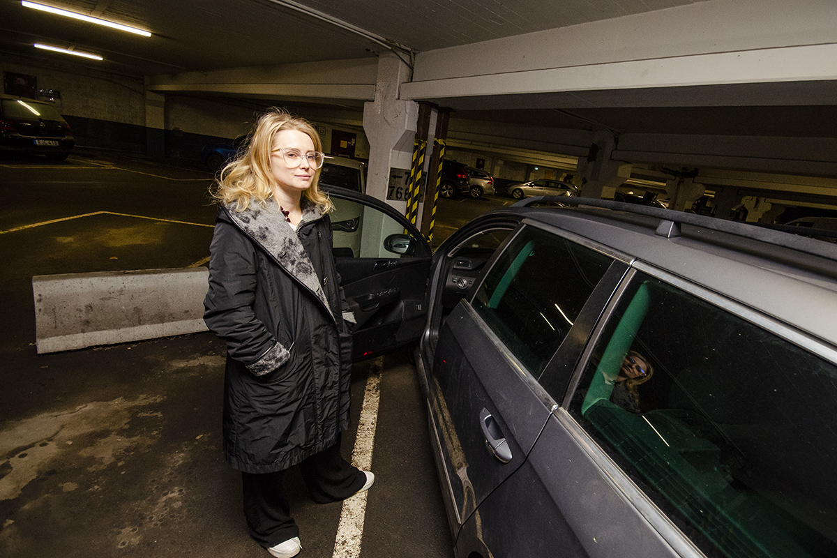 Julia Bengtsson sparar mycket tid på att ta bilen till jobbet i Torslanda. <yoastmark class=