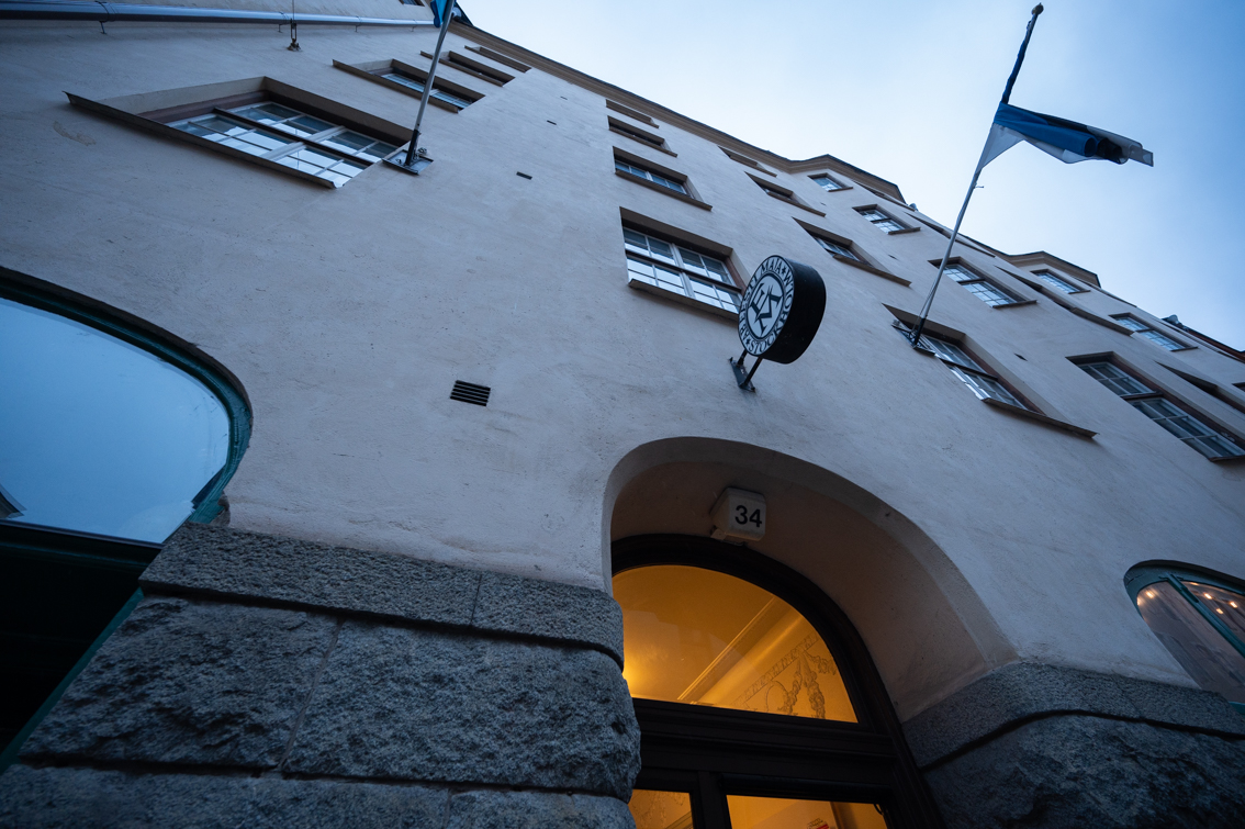 Kriminella företag har skaffat sig en bas på våning tre i Estniska huset.