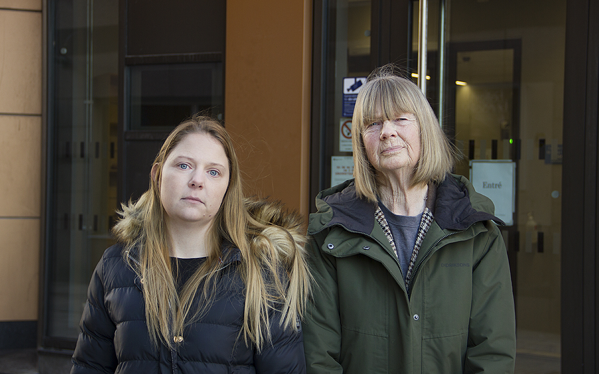 Halvkroppsporträtt på Caroline Pettersson och Eva Byegård. Carolina och Eva försvarade rätten till sina uteplatser i hyresnämnden, dit Rikshem vänt dig för att få tillåtelse att ta bort dem.