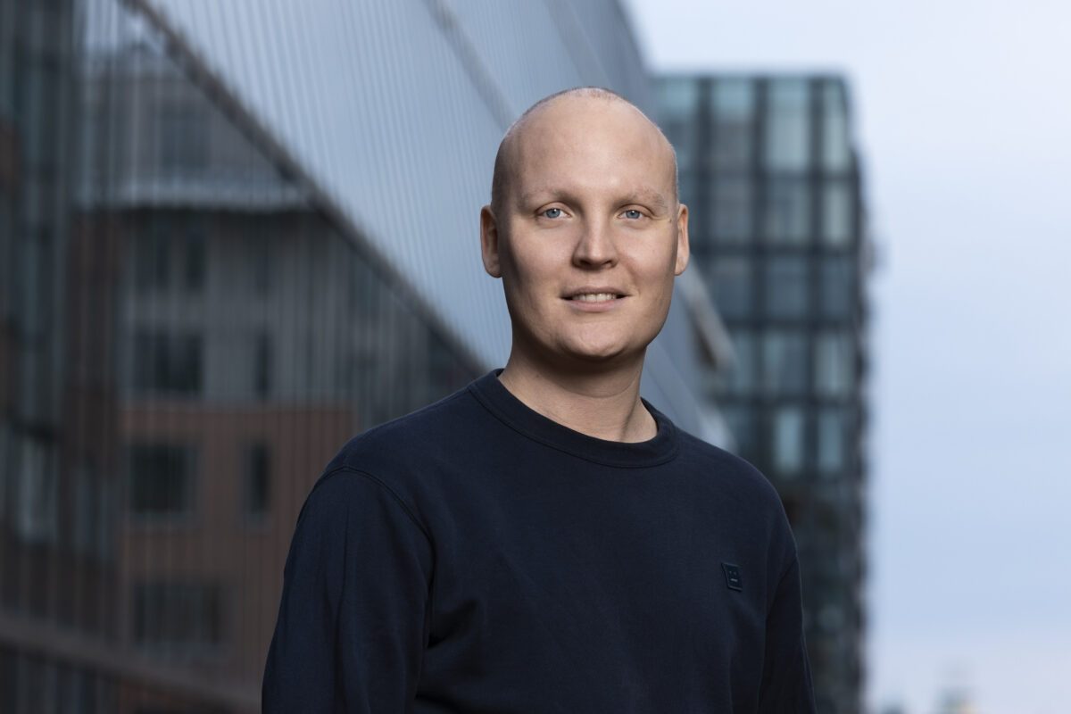 "Vi säger att de ska sluta indexera oss". Fredrik Strömsten, vd på Qasa som driver Blocket bostad, berättar att man ofta hör av sig till prenumerationssajterna som tar in bostadsannonser från Blocket. 