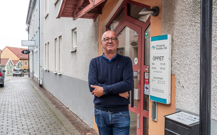Bilden visar Arman Avdic, vd för Mönsterås bostäder AB.
