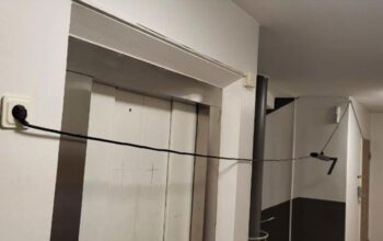 Hyresgästen drog sladdar från lägenheten till eluttag i bland annat trapphuset.