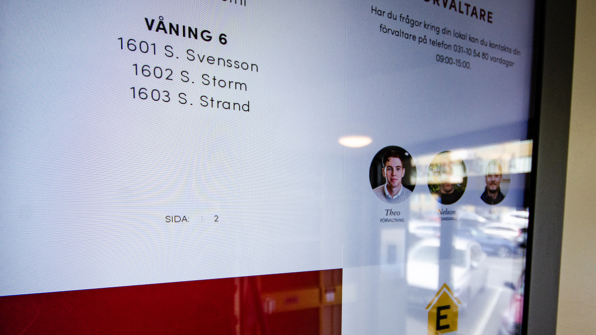 Hem & Hyra har tidigare berättat om "hyresgäster" i Sigillets hus som inte syns i folkbokföringen – samtliga med dubbla initialer på S. På brevinkast och postfack står de som c/o-adresser. De verkliga hyresgästernas namn står i flera fall bredvid. Bild från i somras.