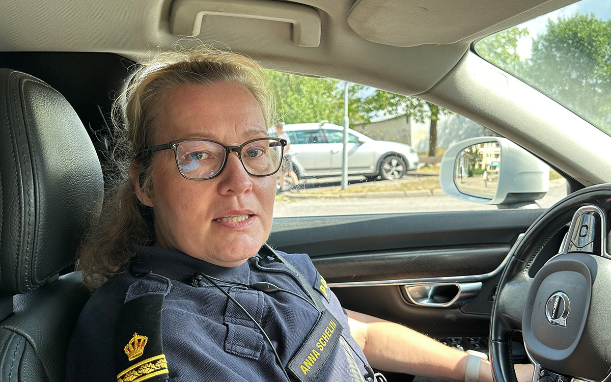På utbildningen för fastighetsägarna får de lära sig mer om hur man skyddar fastigheten. Anna Schelin håller i utbilningar ett par gånger om året i Huddinge.