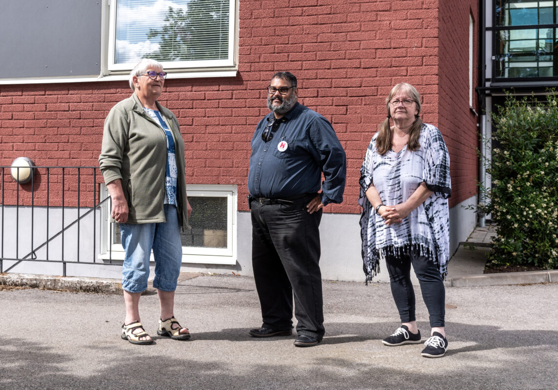 Else Andersen. Jonas Fransson och Ewa Ewa Nejdenlo engagerar sig som hyresgäster i den lokala Hyresgästföreningen. De oroar sig för sämre standard om fler fastigheter säljs av det kommunala bostadsbolaget.