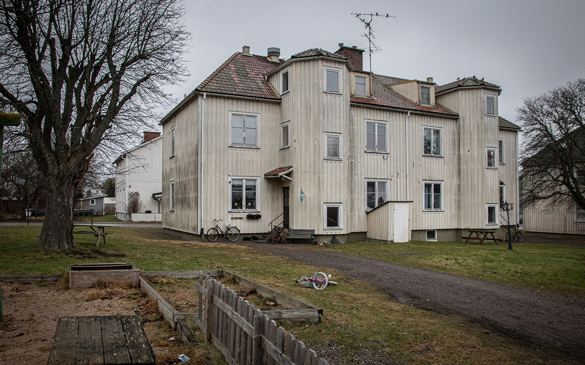 Järnvägshusen i Åmål. Akrivbild från 2023.