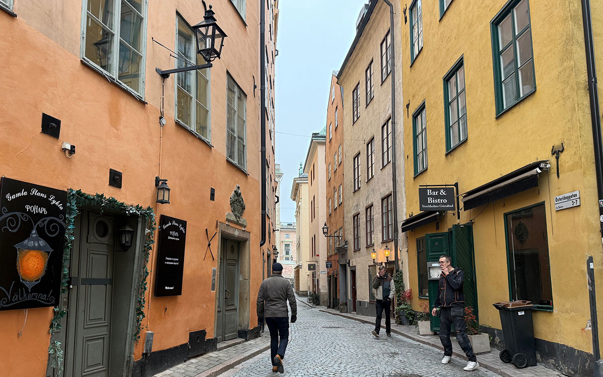 Gata i Gamla stan i Stockholm.