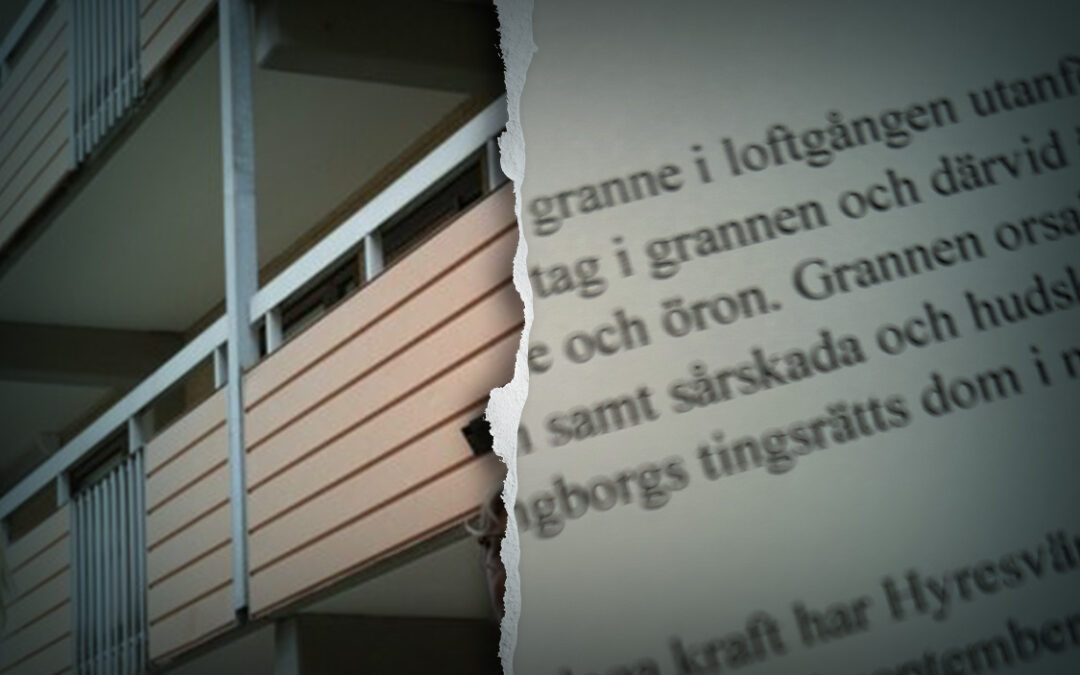 En tvådelad bil. En loftgång och en text.