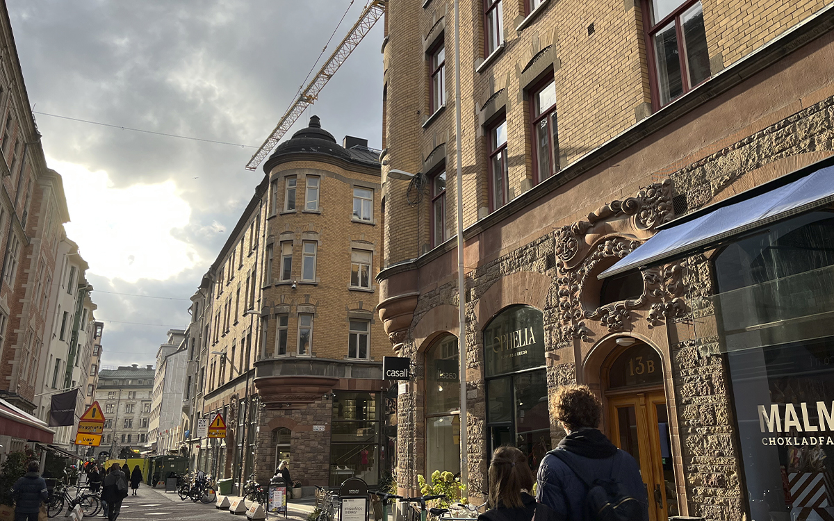 Grev Turegatan med byggkran