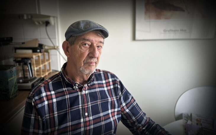 Göran Derefeldt vill lämna Stockholms innerstad och slippa trappor. Men hyresvärden HSB sätter stopp.