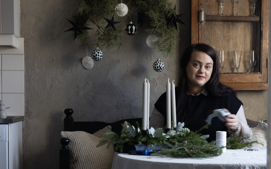 Vill du göra din egen fyrarmade ljusstake? Följ då råden från Cecilia Larsson.