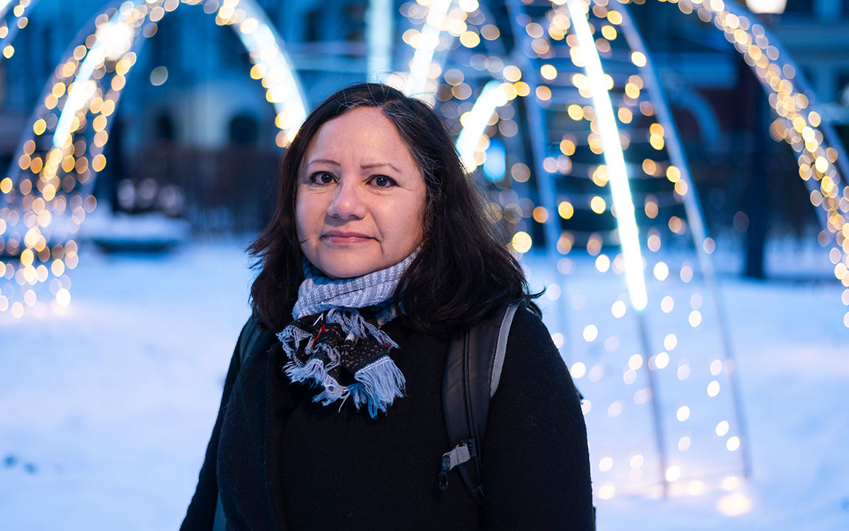 Claudia Velásquez är hyresgäst hos Helsingborgshem och fritidspolitiker för Vänsterpartiet.