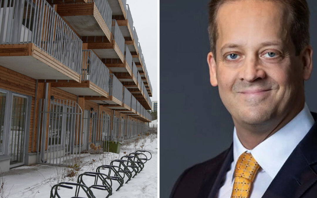 Bostadsbolaget Titanias vd Einar Janson ser inte några problem med att det finns flera kopplingar mellan Titania och den hyresgästförening som gått med på höga hyror i Rågsved i södra Stockholm.