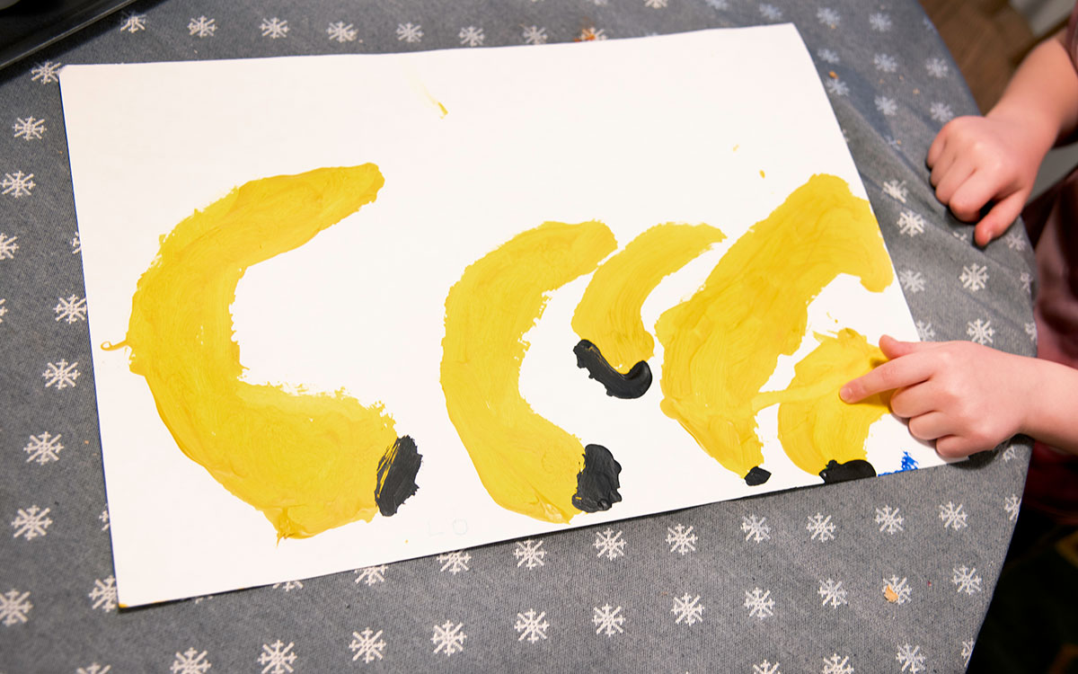 Lo Sandberg, 5 år, gillar att teckna. Här ett gäng bananer.