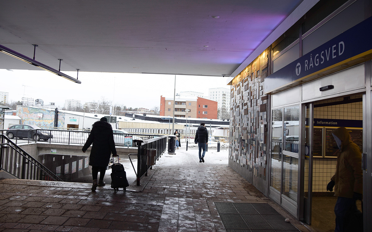 Titanias lägenheter i Rågsved ligger knappt tio minuters promenad från Rågsveds centrum.