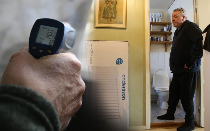 Kalla lägenheten på Byvägen i Södertälje. Hyresgästen Mats Hedqvist fryser.