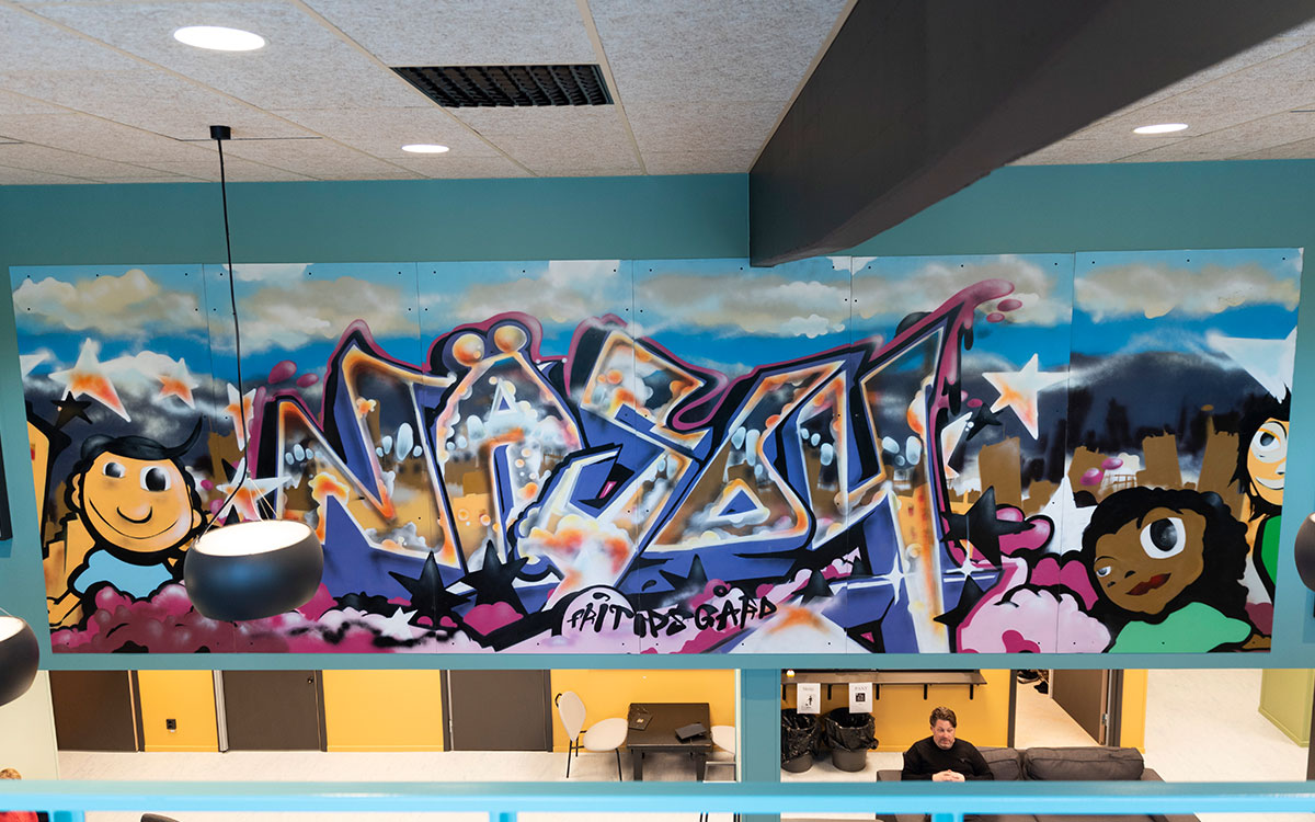 En grafittimålning med texten "Näsby".