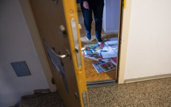 Visning av skandalomsusade Femman i Kinesiska muren i Malmö.