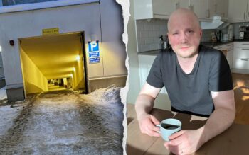 En tudelad bild. Till vänster en isig garageuppfart. Till höger en man som sitter vid sitt köksbord och tittar in i kameran med allvarlig min. Han håller i en vit kaffekopp. Han har mycket lite hår och en mörkblå t-shirt på sig.